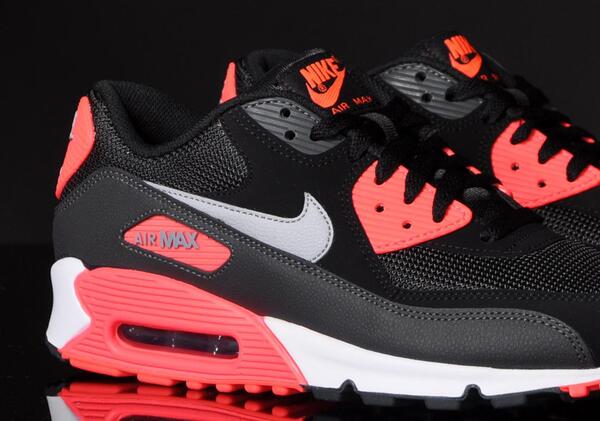 nike-air-max-90-essential-